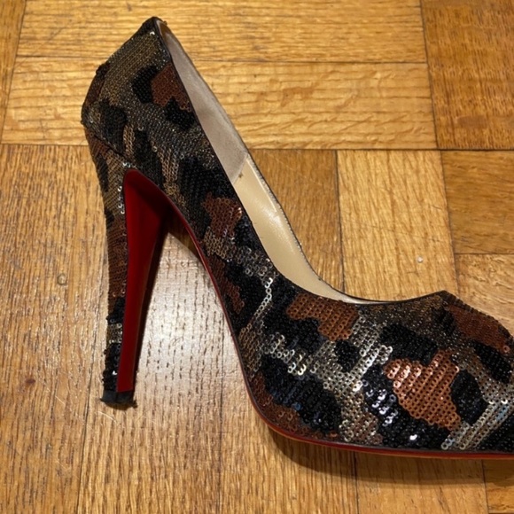Christian Louboutin leopard sequin pumps - Picture 4 of 5